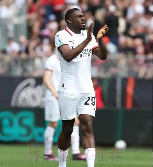 米兰在与皇马协商 两队可能在8月初踢热身赛 米兰在与皇马协商 两队可能在8月初踢热身赛