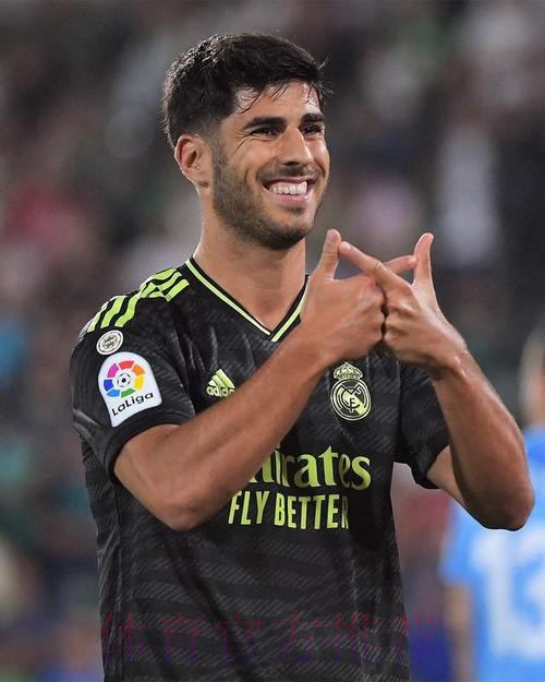 西甲-阿森西奥本泽马破门3球被吹 皇马2-0升第二