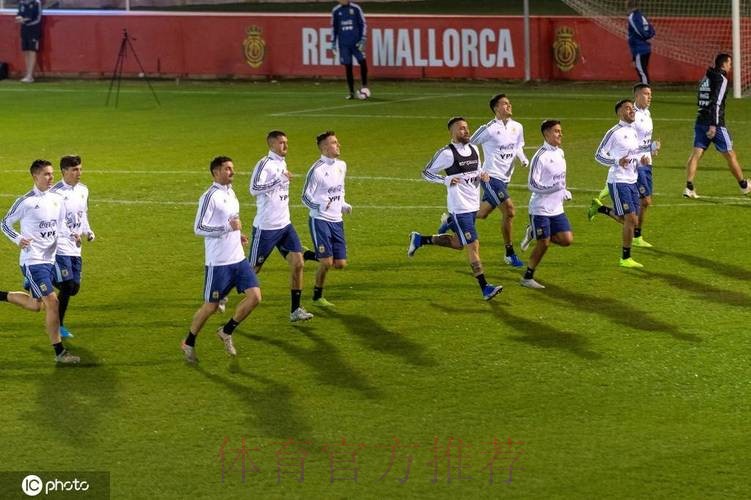 记者:若贝尔离队 阿森西奥将接过他的11号球衣 记者:若贝尔离队 阿森西奥将接过他的11号球衣